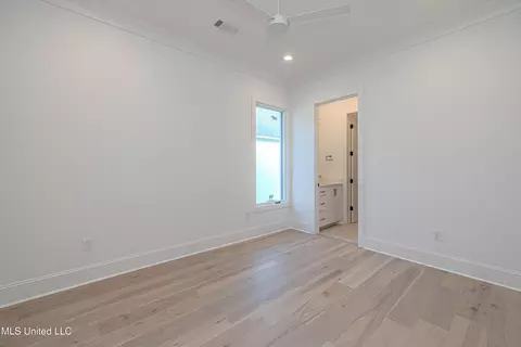 Bedroom - 464 Whittington Cir, Madison, MS 39110 photo 5 of 10