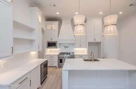 Kitchen - 464 Whittington Cir, Madison, MS 39110 photo 5 of 8