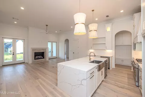 Kitchen - 464 Whittington Cir, Madison, MS 39110 photo 2 of 8
