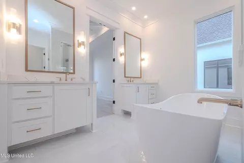 Bath - 464 Whittington Cir, Madison, MS 39110 photo 3 of 13