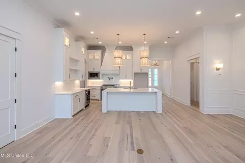 Kitchen - 464 Whittington Cir, Madison, MS 39110 photo 3 of 8
