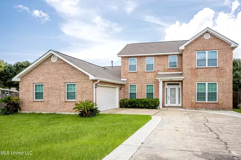 2204 Shelby Ln, Ocean Springs, MS 39564