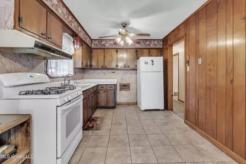 Kitchen - 2757 Panola St, Hernando, MS 38632 photo 2 of 2