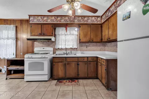 Kitchen - 2757 Panola St, Hernando, MS 38632 photo 1 of 2