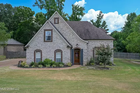 8807 Turkey Creek Dr, Olive Branch, MS 38654