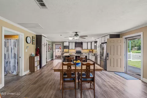 1030 Diane Cir, Summit, MS 39666 photo 12