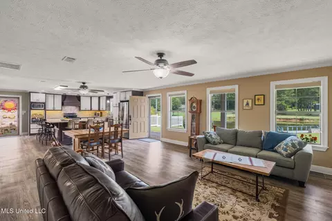 1030 Diane Cir, Summit, MS 39666 photo 9