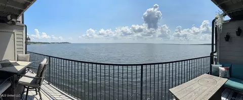 63 Breakers Ln #63, Ridgeland, MS 39157