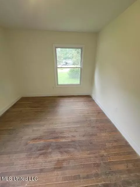 Bedroom - 5413 Crepe Myrtle Dr, Jackson, MS 39206 photo 2 of 3
