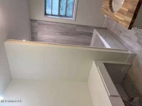 Bath - 5413 Crepe Myrtle Dr, Jackson, MS 39206 photo 3 of 6