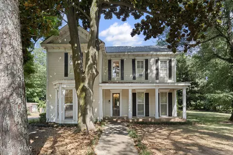 251 S Craft St, Holly Springs, MS 38635