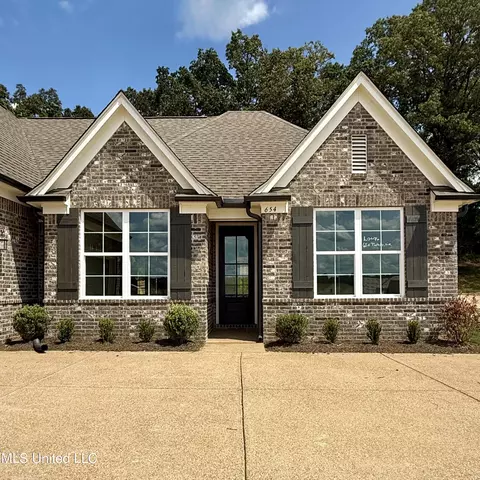 Exterior - 654 Tallahatchie St, Nesbit, MS 38651 photo 3 of 4
