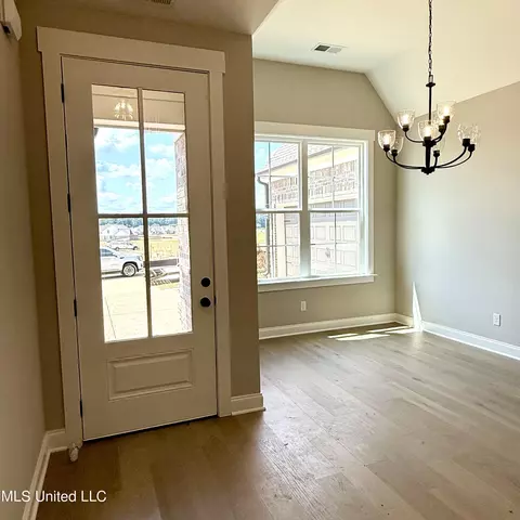 Entry Way - 654 Tallahatchie St, Nesbit, MS 38651 photo 1 of 2
