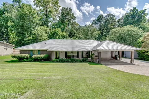 806 N Sunset Dr, Yazoo City, MS 39194