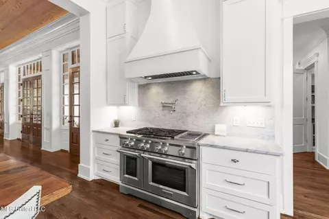 Kitchen - 407 Saint Augustine Dr #407, Madison, MS 39110 photo 7 of 11