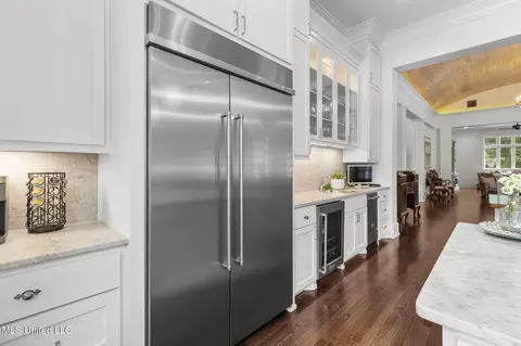 Kitchen - 407 Saint Augustine Dr #407, Madison, MS 39110 photo 10 of 11