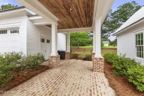 Exterior - 407 Saint Augustine Dr #407, Madison, MS 39110 photo 17 of 52
