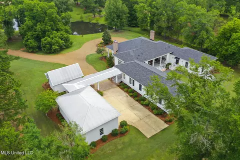 Exterior - 407 Saint Augustine Dr #407, Madison, MS 39110 photo 1 of 52