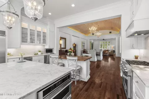 Kitchen - 407 Saint Augustine Dr #407, Madison, MS 39110 photo 11 of 11