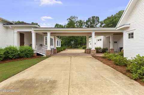 Exterior - 407 Saint Augustine Dr #407, Madison, MS 39110 photo 16 of 52