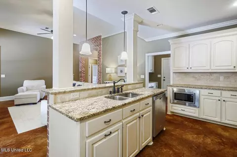 2029 Pebble Creek Dr, Brandon, MS 39042 photo 11