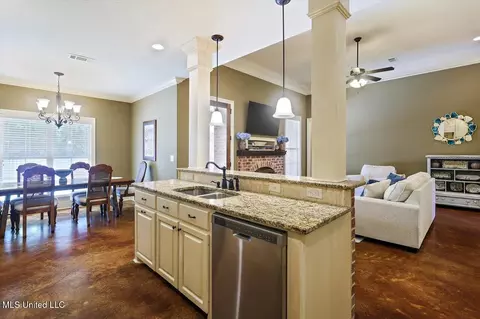 2029 Pebble Creek Dr, Brandon, MS 39042 photo 13