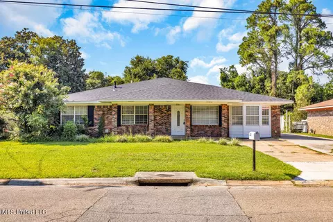 2281 Stelly Dr, Biloxi, MS 39531