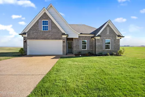 8901 Mookie Dr, Southaven, MS 38672
