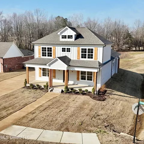 Exterior - 1335 Creekside Ln, Hernando, MS 38632 photo 2 of 4