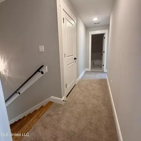 Entry Way - 1335 Creekside Ln, Hernando, MS 38632 photo 4 of 4