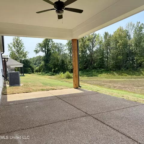 Exterior - 1335 Creekside Ln, Hernando, MS 38632 photo 4 of 4