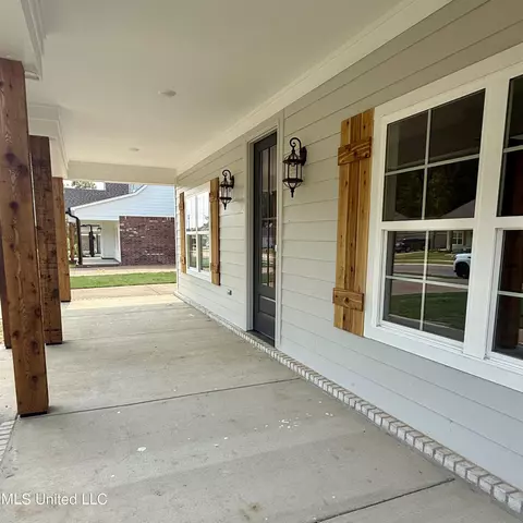 Exterior - 1335 Creekside Ln, Hernando, MS 38632 photo 3 of 4