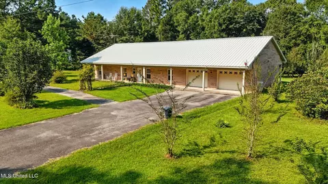 74 H Burge Rd, Poplarville, MS 39470