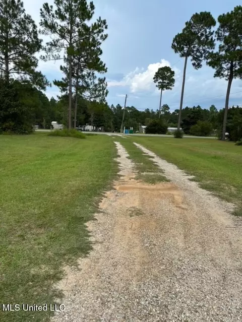 13213 Southern Pne, Vancleave, MS 39565 photo 3