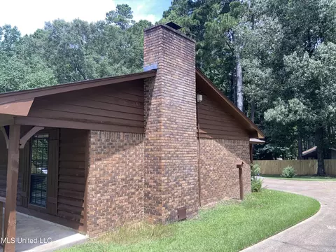 Exterior - 430 Trent Dr, Jackson, MS 39212 photo 3 of 4
