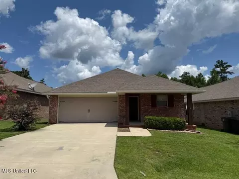 9 Crowns Pt, Hattiesburg, MS 39402