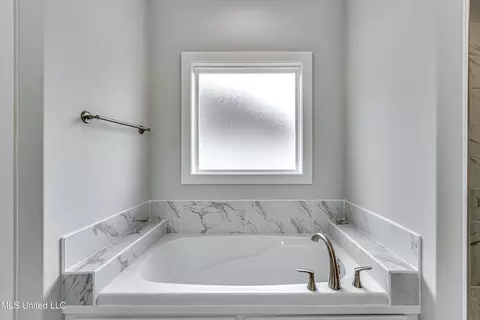 Bath - 502 Black Cherry Cv, Canton, MS 39046 photo 4 of 8