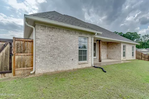 Exterior - 502 Black Cherry Cv, Canton, MS 39046 photo 10 of 12