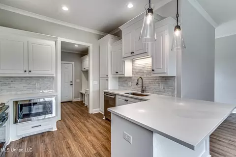 Kitchen - 502 Black Cherry Cv, Canton, MS 39046 photo 3 of 14