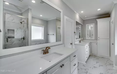 Bath - 502 Black Cherry Cv, Canton, MS 39046 photo 2 of 8