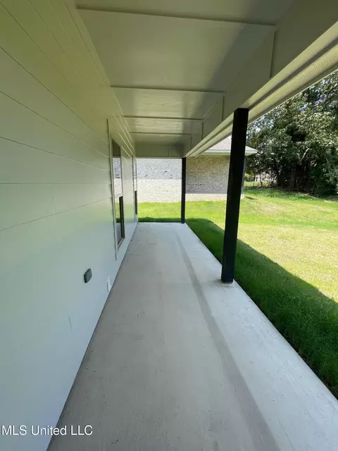 Exterior - 105 Hyde Park Dr, Brandon, MS 39042 photo 2 of 2
