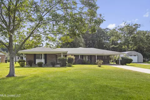 4406 Emerson St, Pascagoula, MS 39581