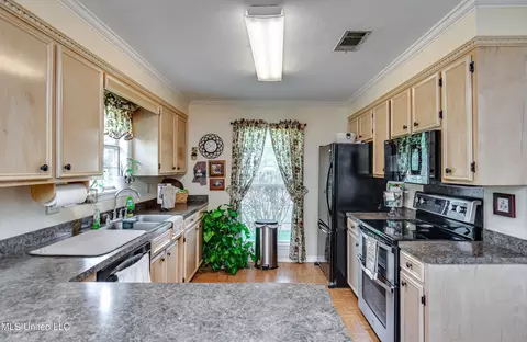 Kitchen - 409 Mockingbird Ln, Madison, MS 39110 photo 2 of 7