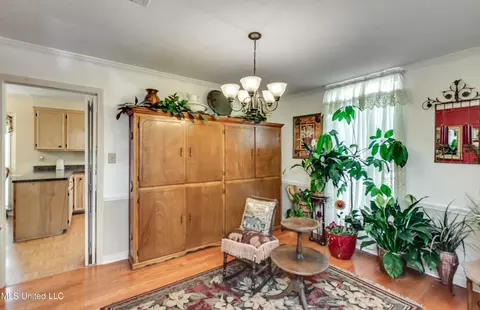 Dining - 409 Mockingbird Ln, Madison, MS 39110 photo 1 of 6