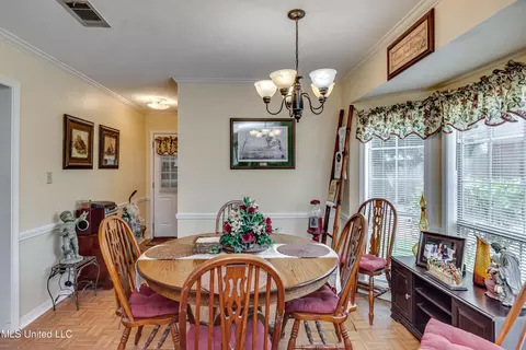 Dining - 409 Mockingbird Ln, Madison, MS 39110 photo 4 of 6