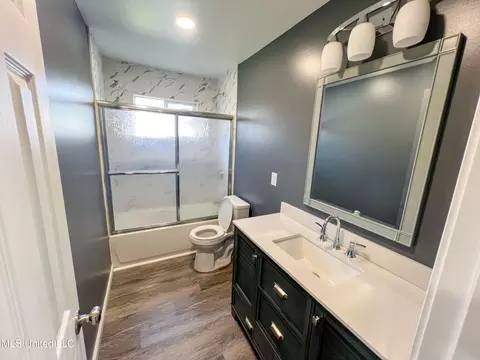 Bath - 45 Sinclair St, Lucedale, MS 39452 photo 1 of 4