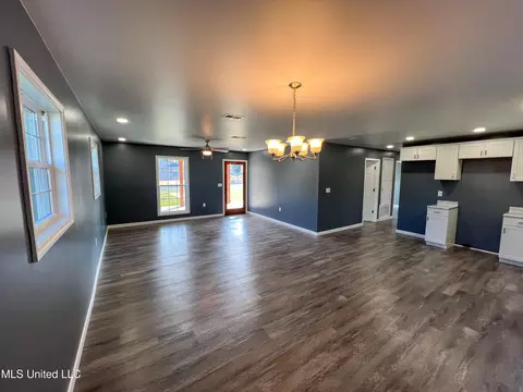 Living - 45 Sinclair St, Lucedale, MS 39452 photo 3 of 4