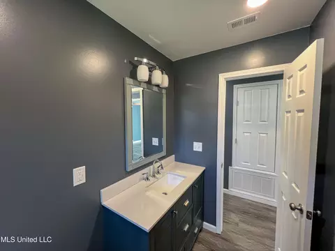 Bath - 45 Sinclair St, Lucedale, MS 39452 photo 3 of 4