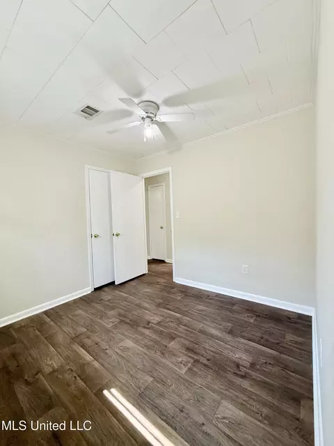 Bedroom - 219 Mississippi Ave, Grenada, MS 38901 photo 2 of 3