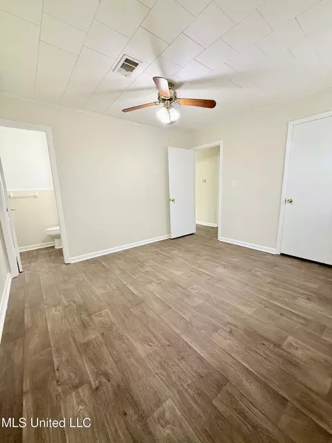 Bedroom - 219 Mississippi Ave, Grenada, MS 38901 photo 3 of 3
